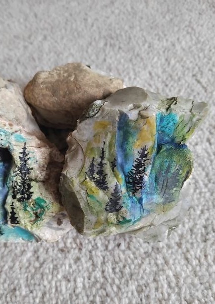Stone painting versus AI-generated images